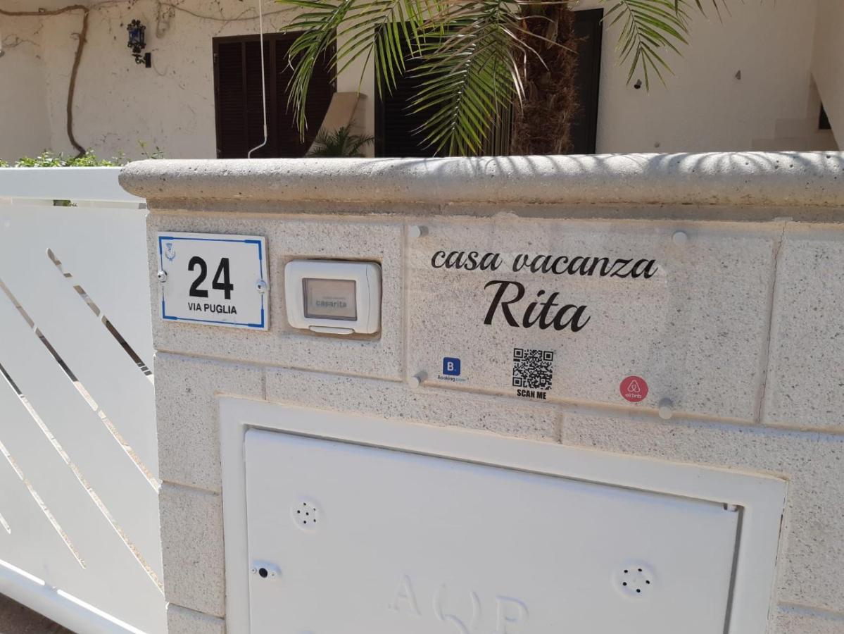 Casa Vacanza Rita Marina Di Pescoluse Exteriör bild