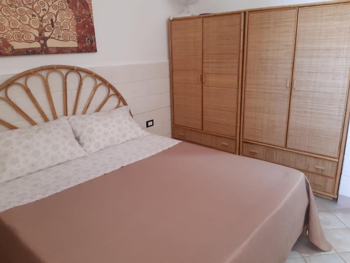 Casa Vacanza Rita Marina Di Pescoluse Exteriör bild