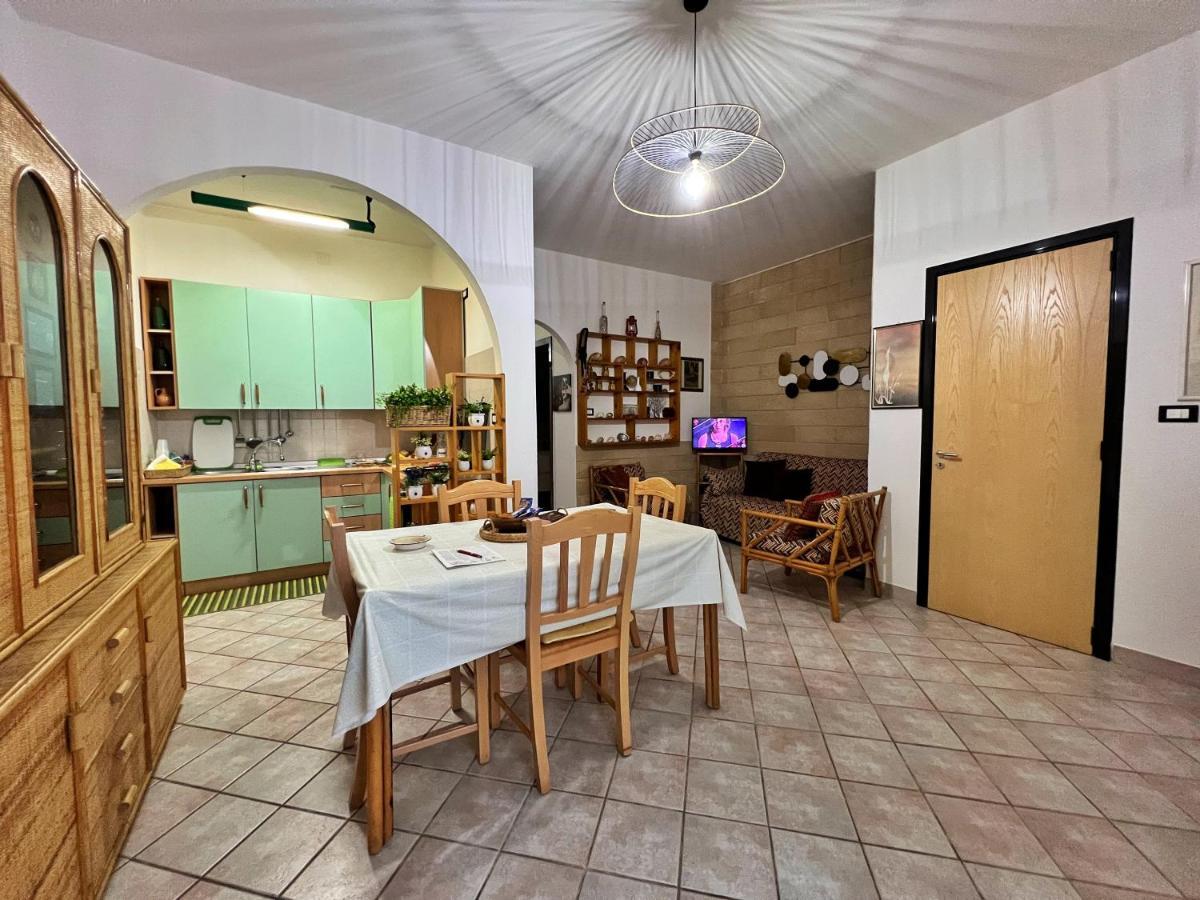 Casa Vacanza Rita Marina Di Pescoluse Exteriör bild